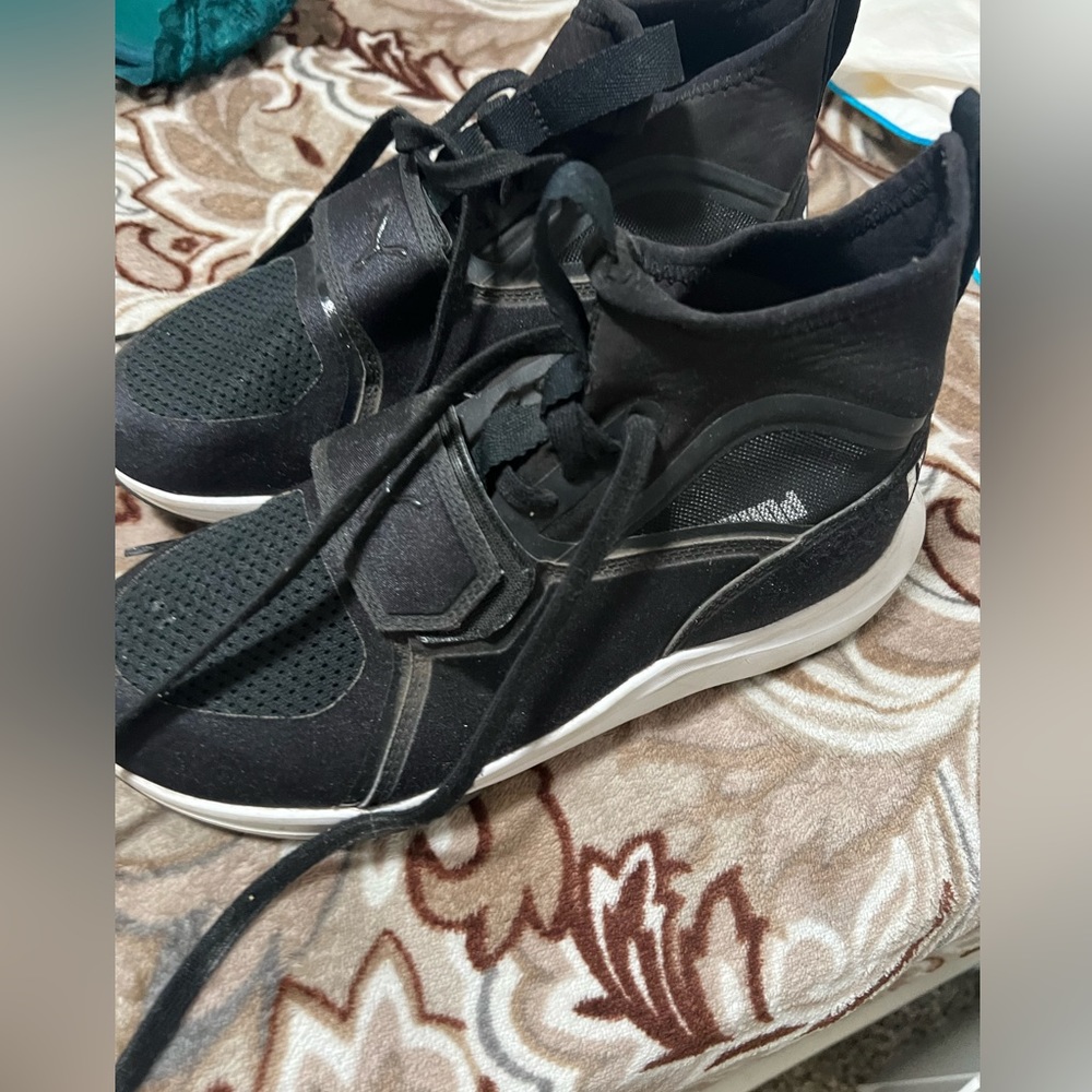 Puma Trainers Size 8 - Picture 2 of 4